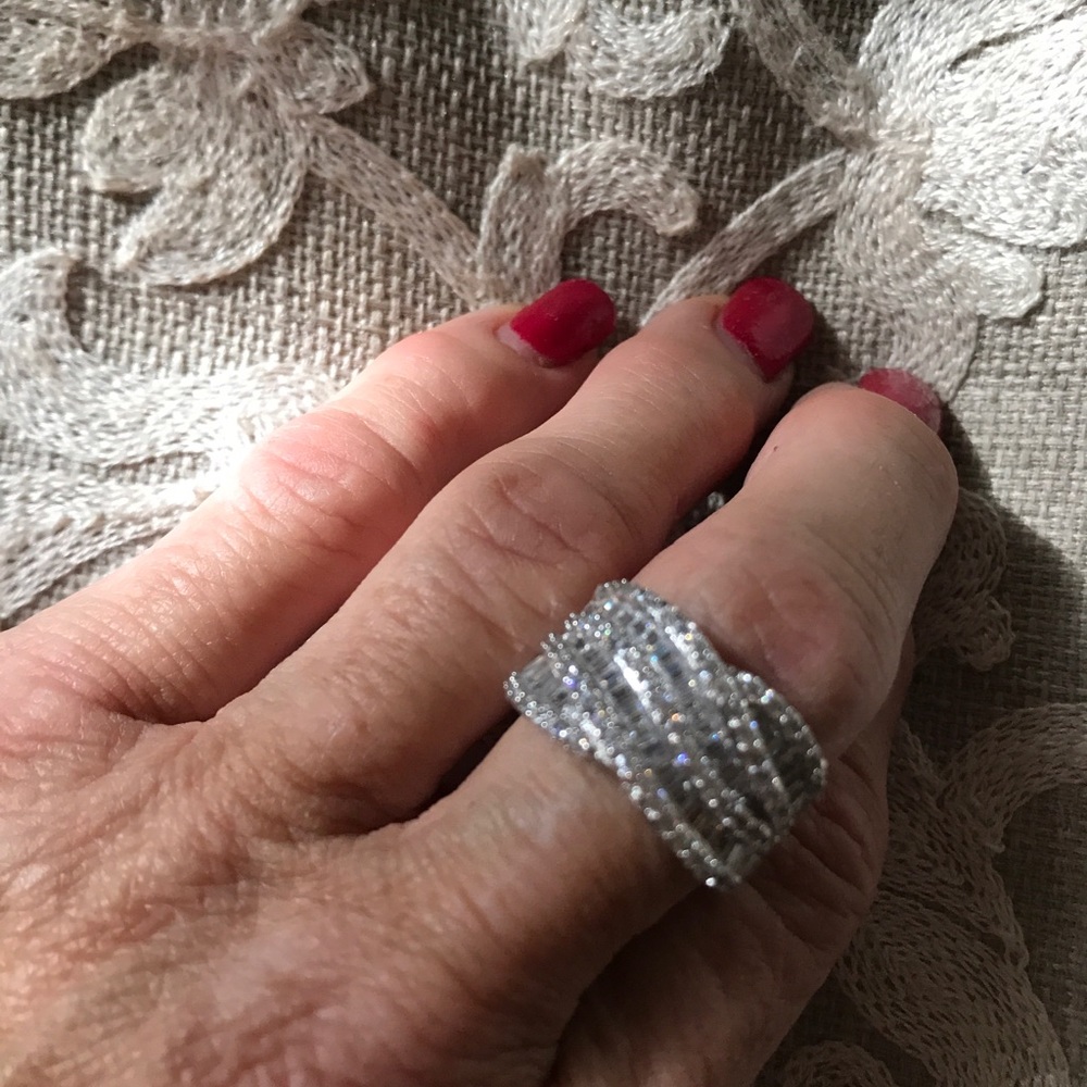 Price Reduction!!! SS Bella Lucci ring.CZ Size 8